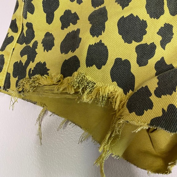 BLANK NYC woman's size 24 The Barrow lime light vintage animal high-rise shorts - Picture 7 of 12